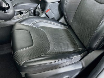 2023 Jeep Cherokee Altitude 4X4 Lux Elite Package