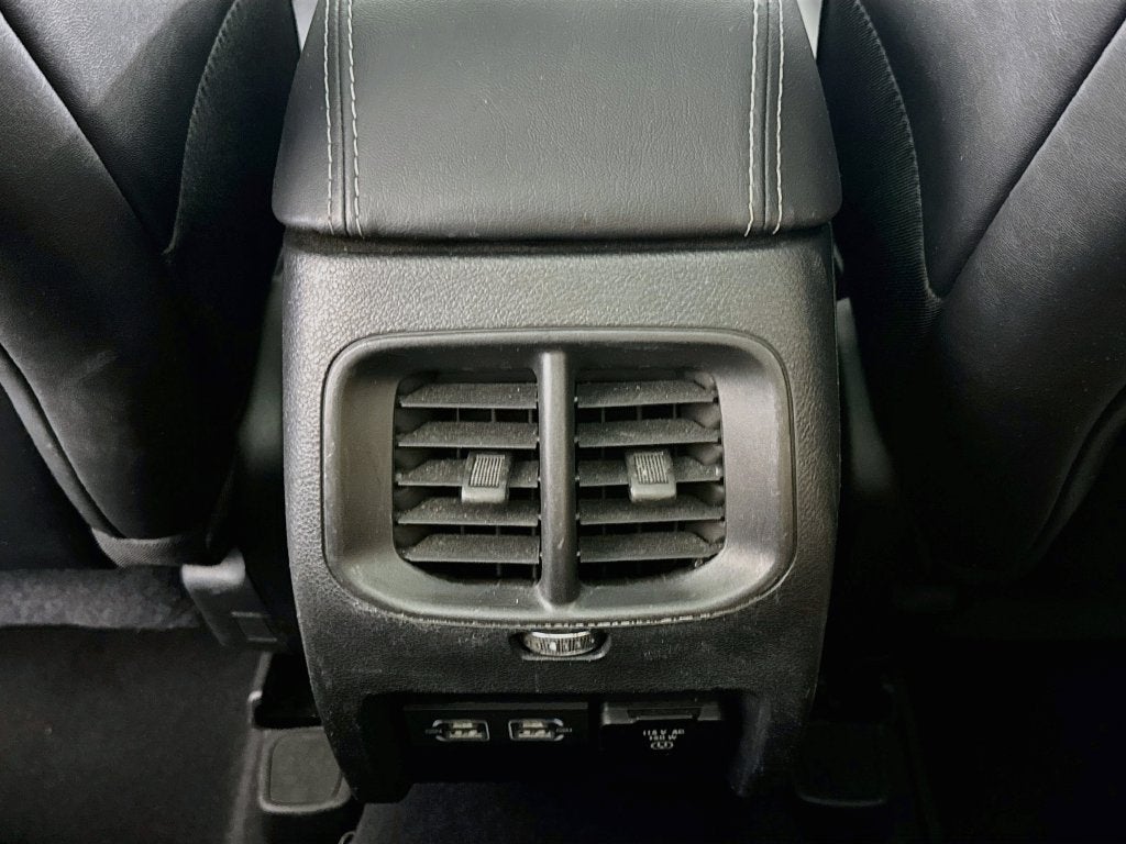 2023 Jeep Cherokee Altitude 4X4 Lux Elite Package
