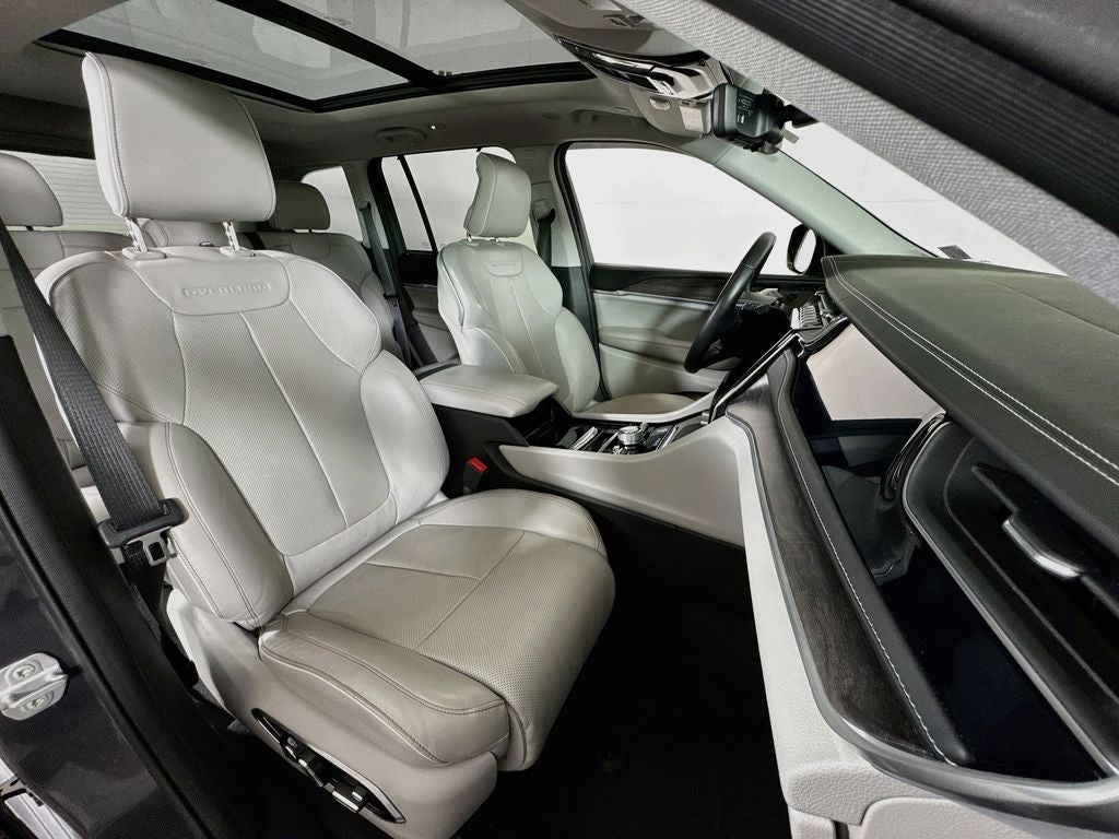 2022 Jeep Grand Cherokee Overland 4X4
