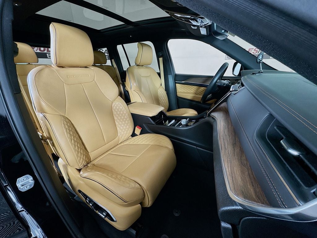 2023 Jeep Grand Cherokee Summit