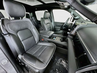 2025 RAM 1500 Limited C rew Cab 4X4