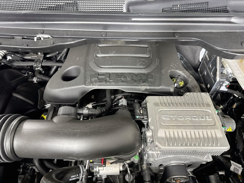 2026 RAM 1500 Limited Crew Cab4X4 LTD Level A Group-Barnes door-RAM Box