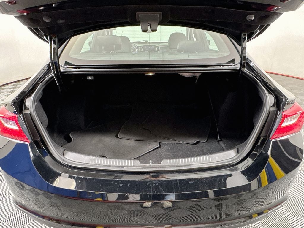 2022 Chevrolet Malibu LS 1LS