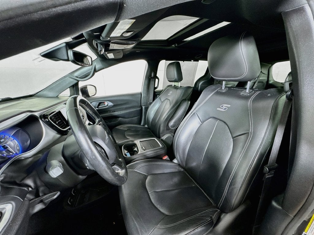 2020 Chrysler Pacifica Touring L Plus S-Appearance Package-27J