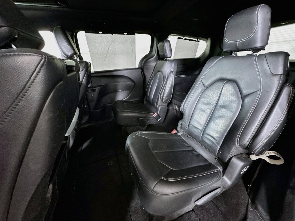 2020 Chrysler Pacifica Touring L Plus S-Appearance Package-27J