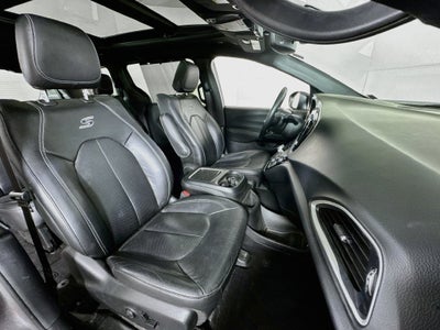 2020 Chrysler Pacifica Touring L Plus S-Appearance Package-27J
