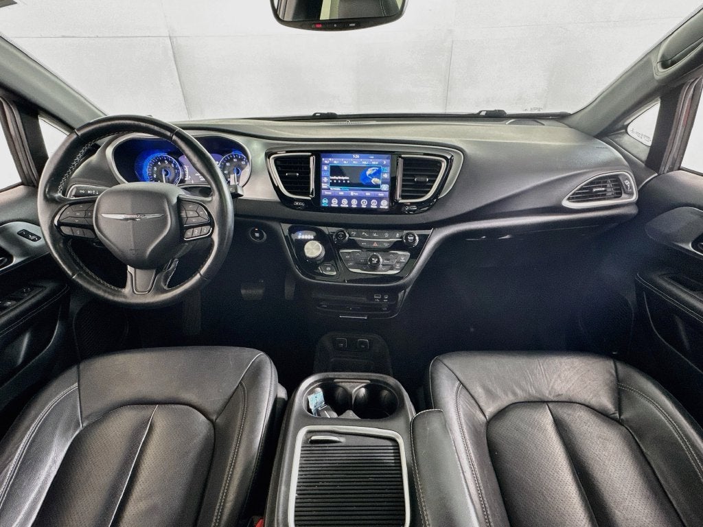 2020 Chrysler Pacifica Touring L Plus S-Appearance Package-27J