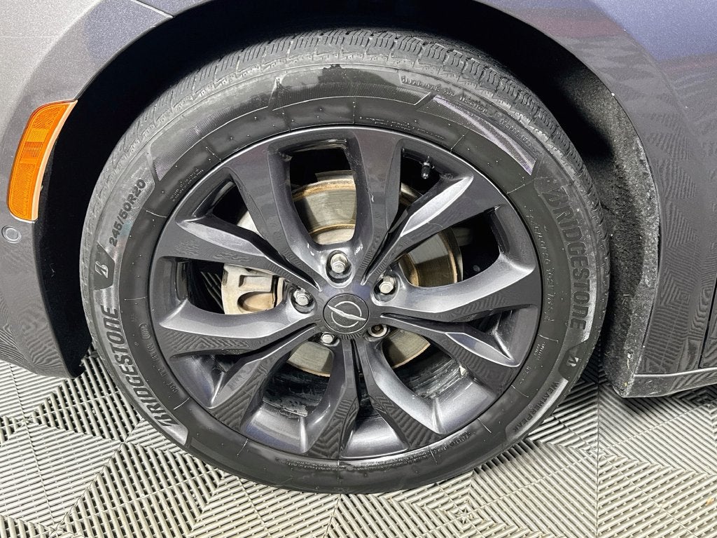 2020 Chrysler Pacifica Touring L Plus S-Appearance Package-27J