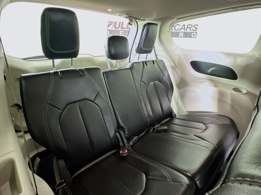 2022 Chrysler Pacifica Hybrid Touring L