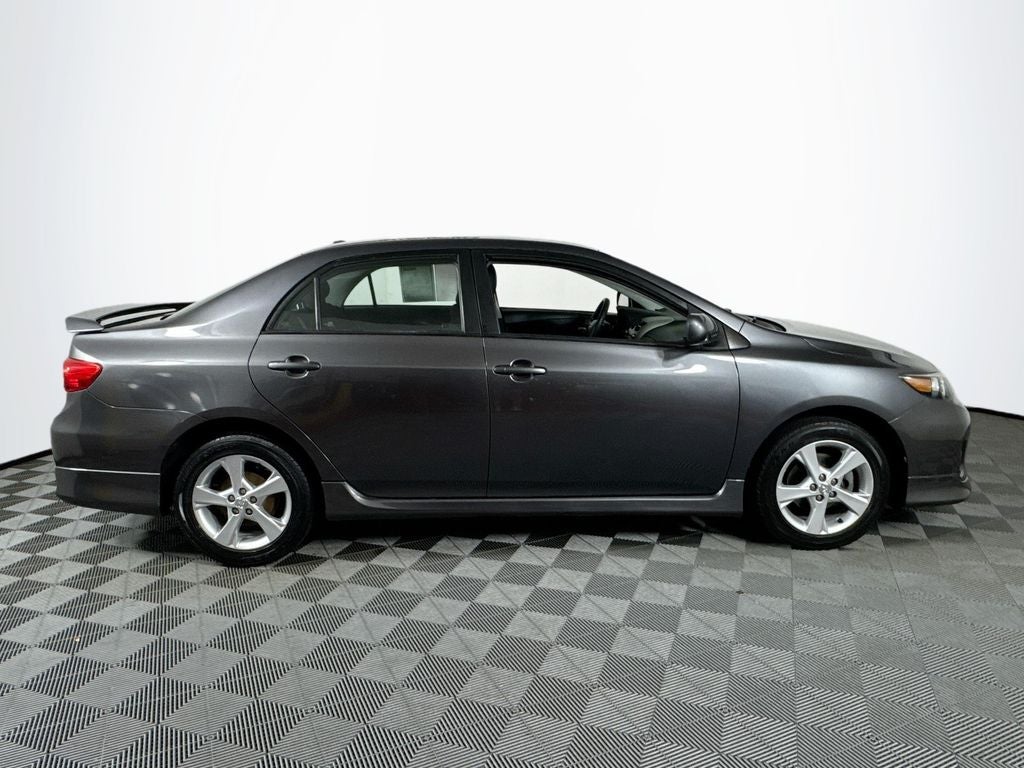 2011 Toyota Corolla S Preferred O wner's Portfolio