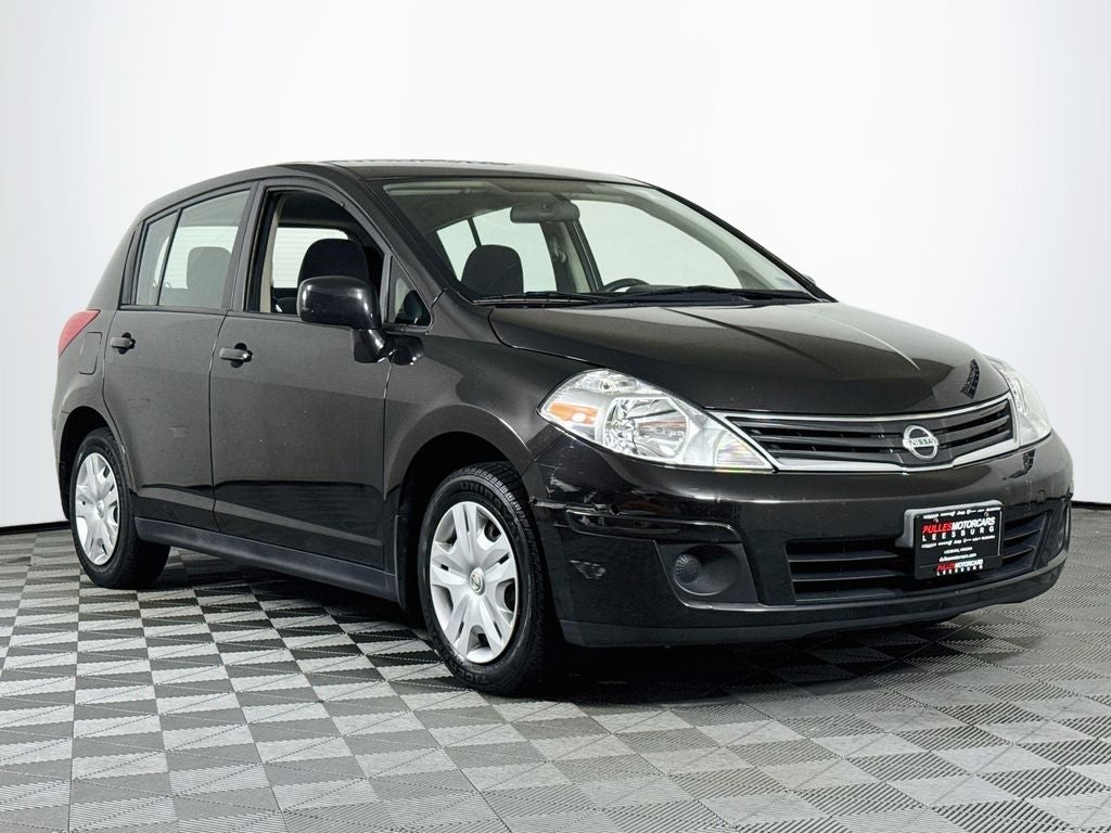 2011 Nissan Versa 1.8 S 5DR-Hatchback