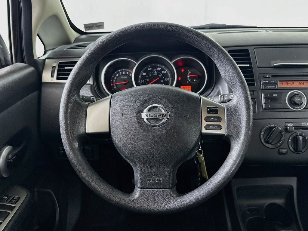 2011 Nissan Versa 1.8 S 5DR-Hatchback