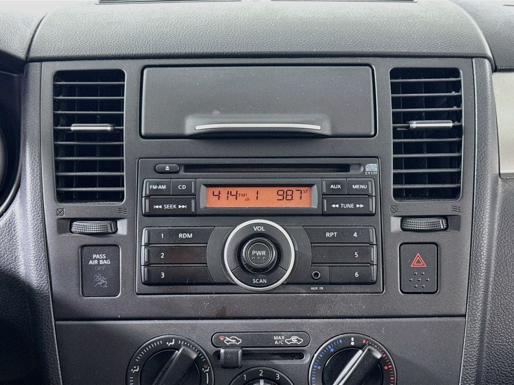 2011 Nissan Versa 1.8 S 5DR-Hatchback