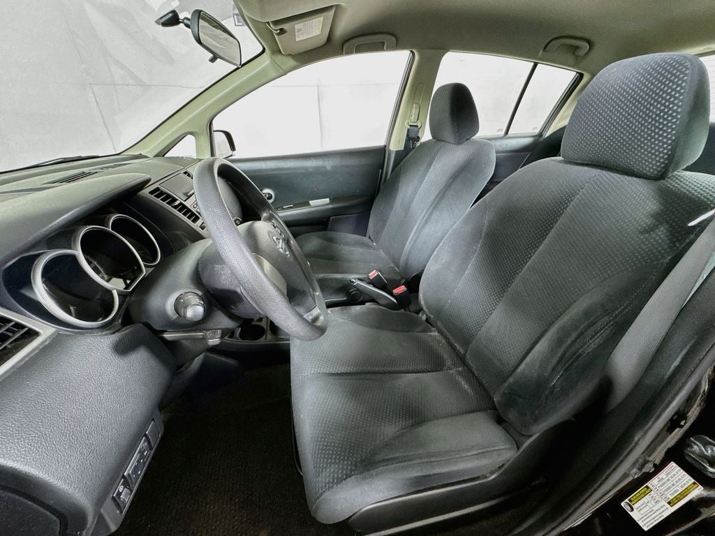 2011 Nissan Versa 1.8 S 5DR-Hatchback