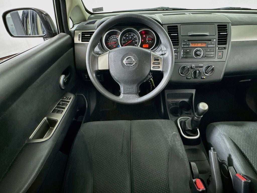 2011 Nissan Versa 1.8 S 5DR-Hatchback