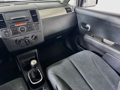 2011 Nissan Versa 1.8 S 5DR-Hatchback