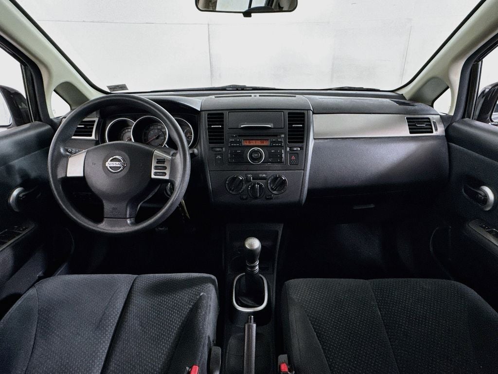 2011 Nissan Versa 1.8 S 5DR-Hatchback