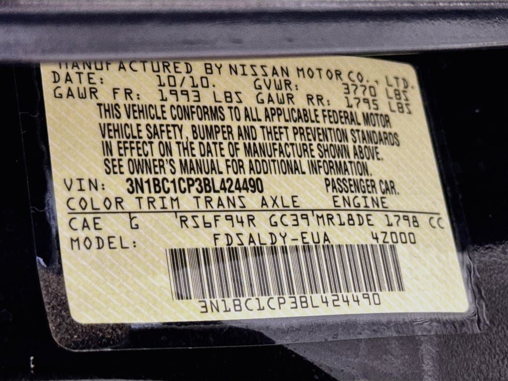 2011 Nissan Versa 1.8 S 5DR-Hatchback