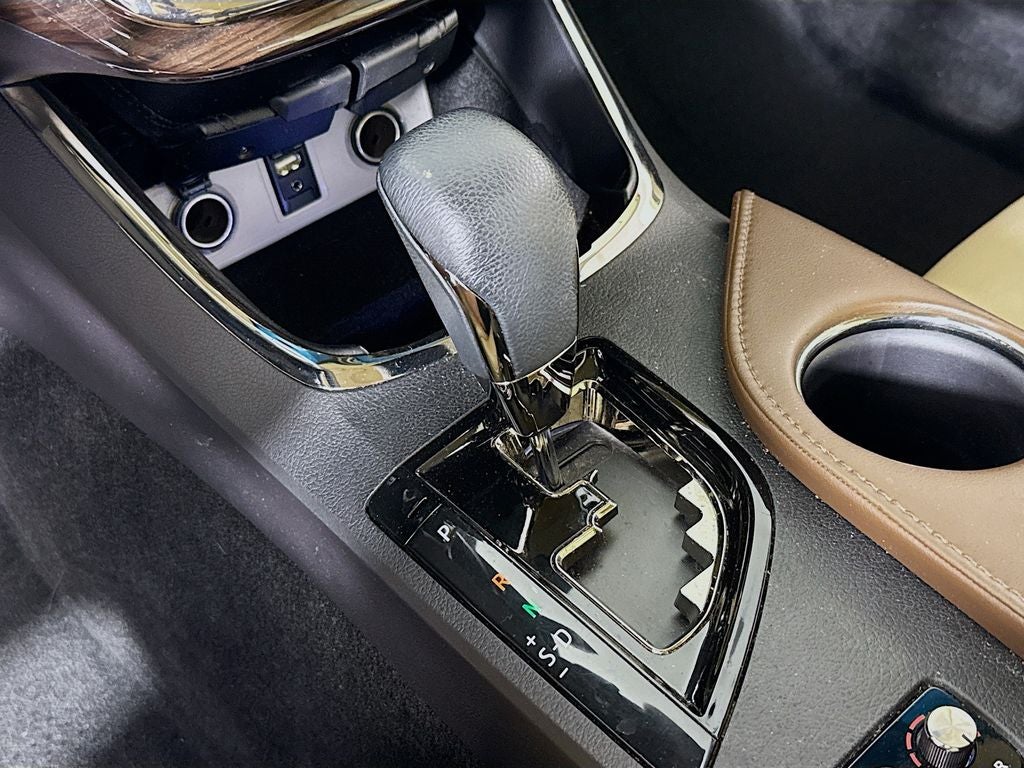 2015 Toyota Avalon XLE Perferred Owners Portfolio