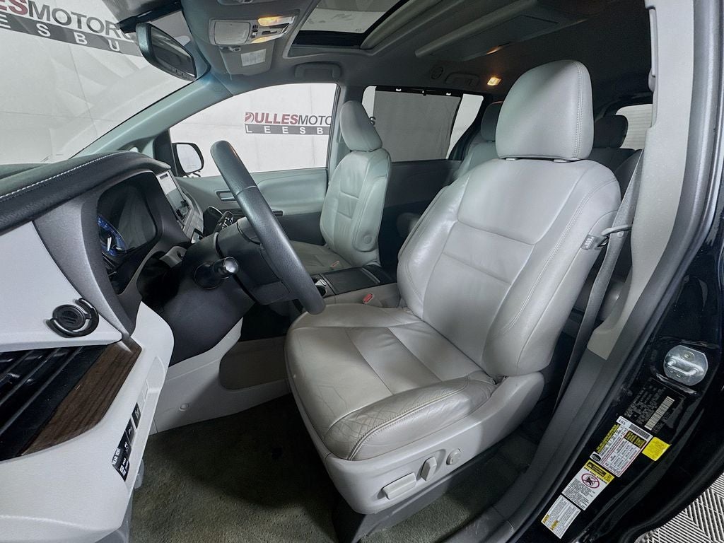 2017 Toyota Sienna XLE Premium 7 Passenger