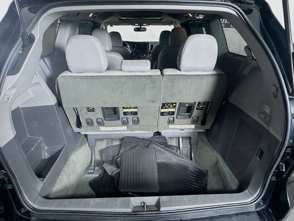 2017 Toyota Sienna XLE Premium 7 Passenger