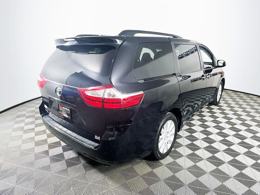 2017 Toyota Sienna XLE Premium 7 Passenger