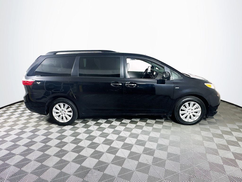 2017 Toyota Sienna XLE Premium 7 Passenger
