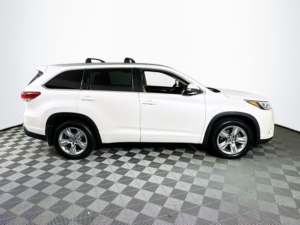 2017 Toyota Highlander Limited -V6 AWD