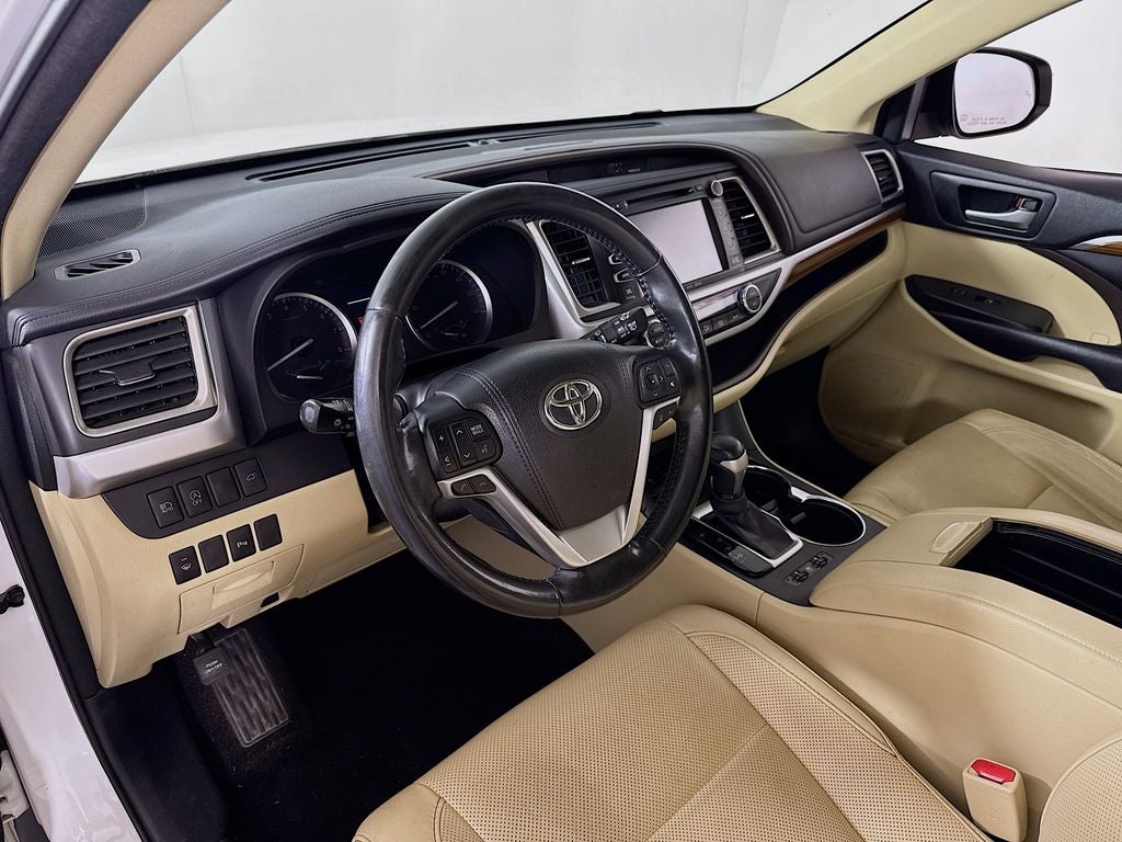 2017 Toyota Highlander Limited -V6 AWD