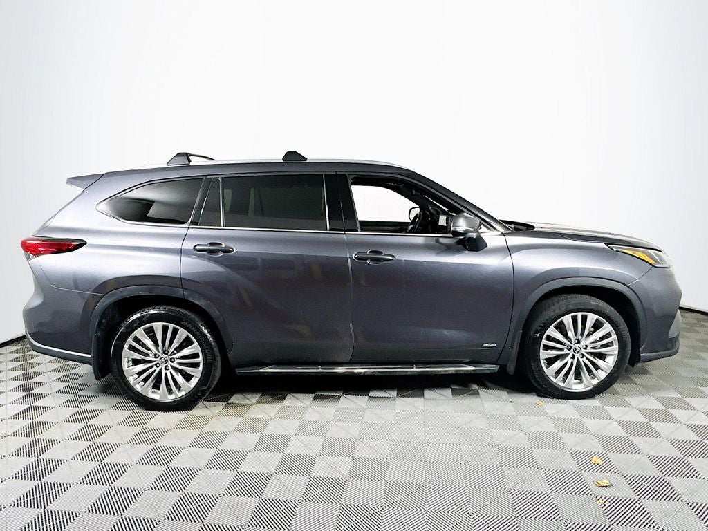 2023 Toyota Highlander Platinum