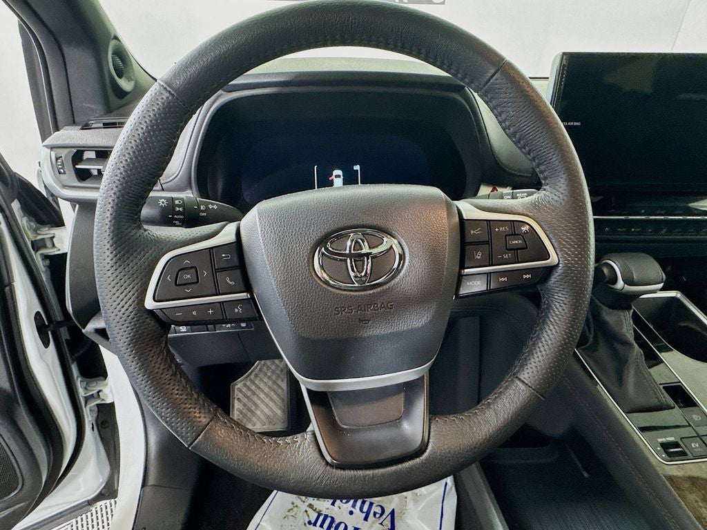 2025 Toyota Sienna Platinum-Hybrid 7 Passenger