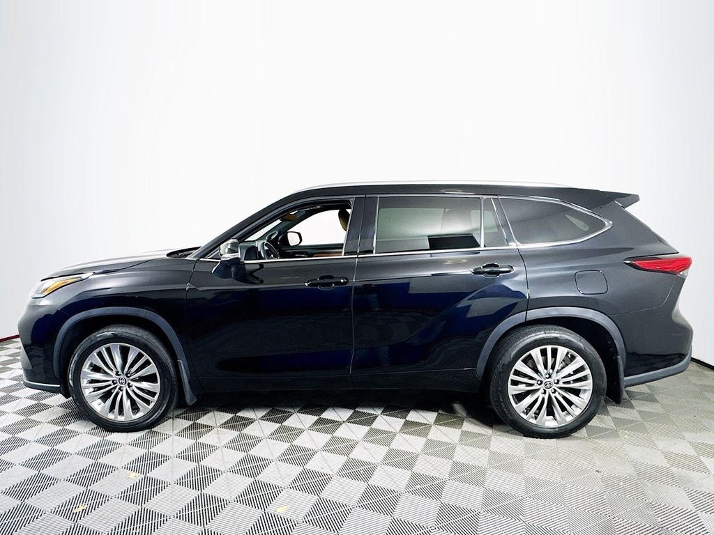 2023 Toyota Highlander Platinum