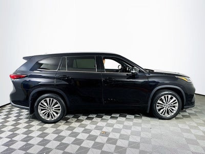 2023 Toyota Highlander Platinum