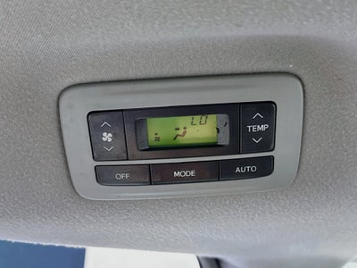 2014 Toyota Sienna LE 8 Passenger