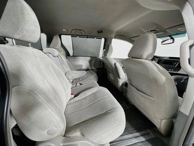 2014 Toyota Sienna LE 8 Passenger