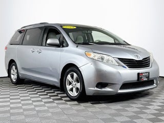 2014 Toyota Sienna LE 8 Passenger