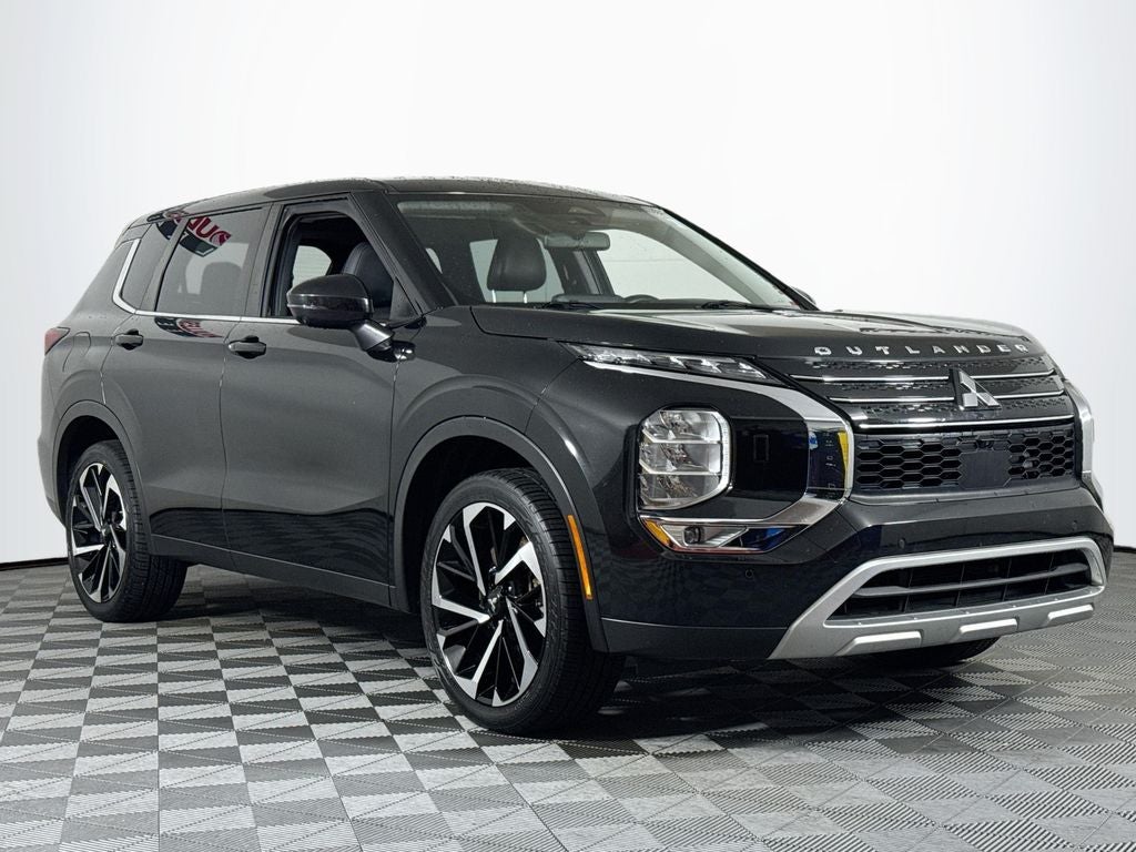 2023 Mitsubishi Outlander SE