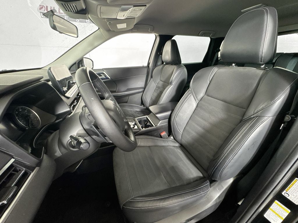 2023 Mitsubishi Outlander SE