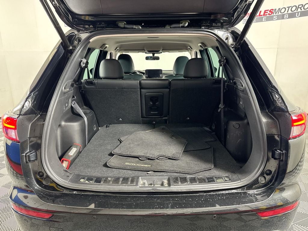 2023 Mitsubishi Outlander SE