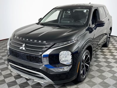 2023 Mitsubishi Outlander SE