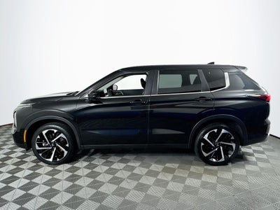 2023 Mitsubishi Outlander SE