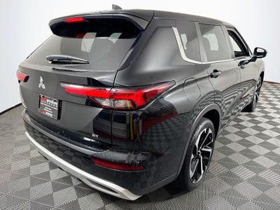 2023 Mitsubishi Outlander SE