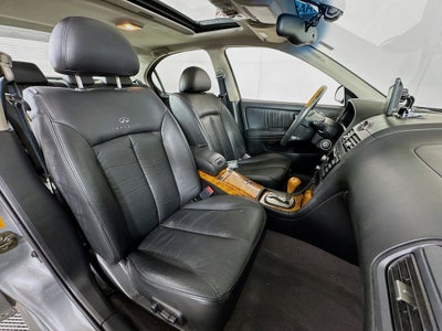 2004 INFINITI I35 Luxury