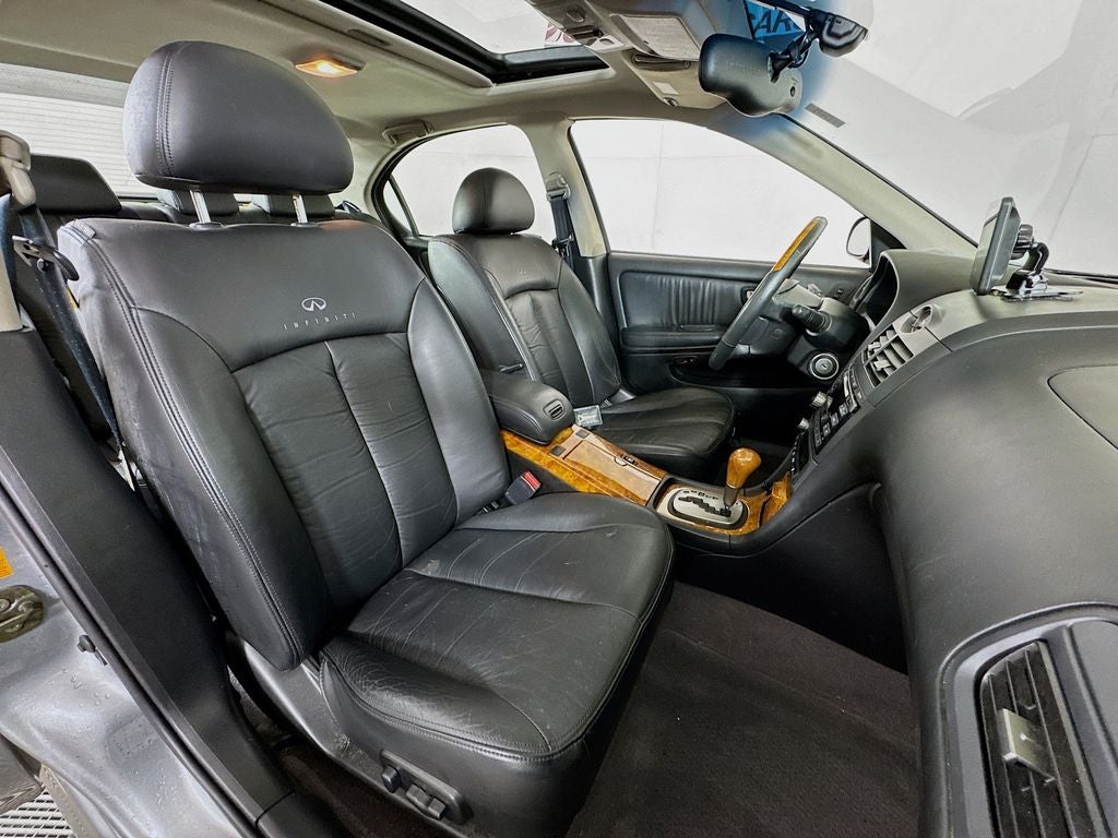 2004 INFINITI I35 Luxury