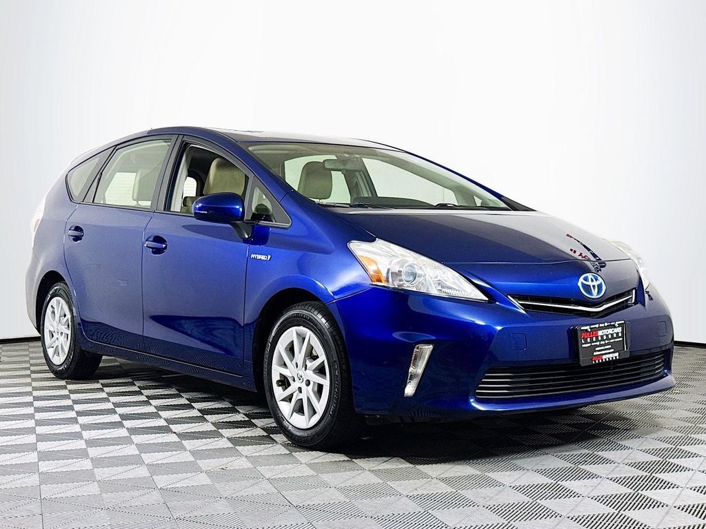 2014 Toyota Prius v Two