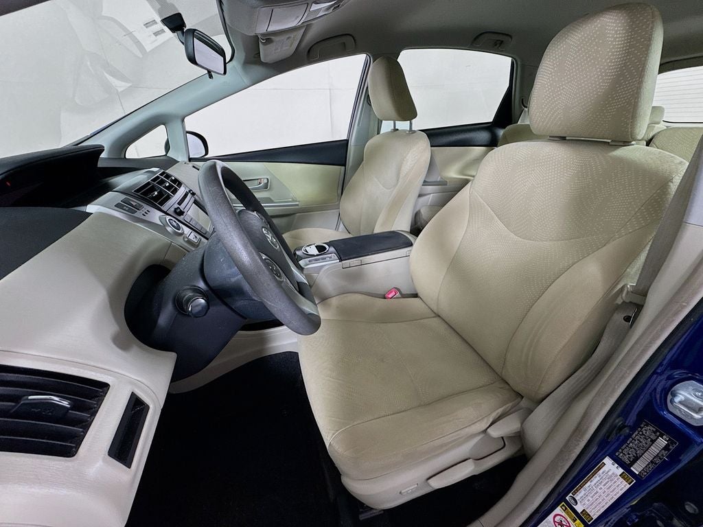 2014 Toyota Prius v Two