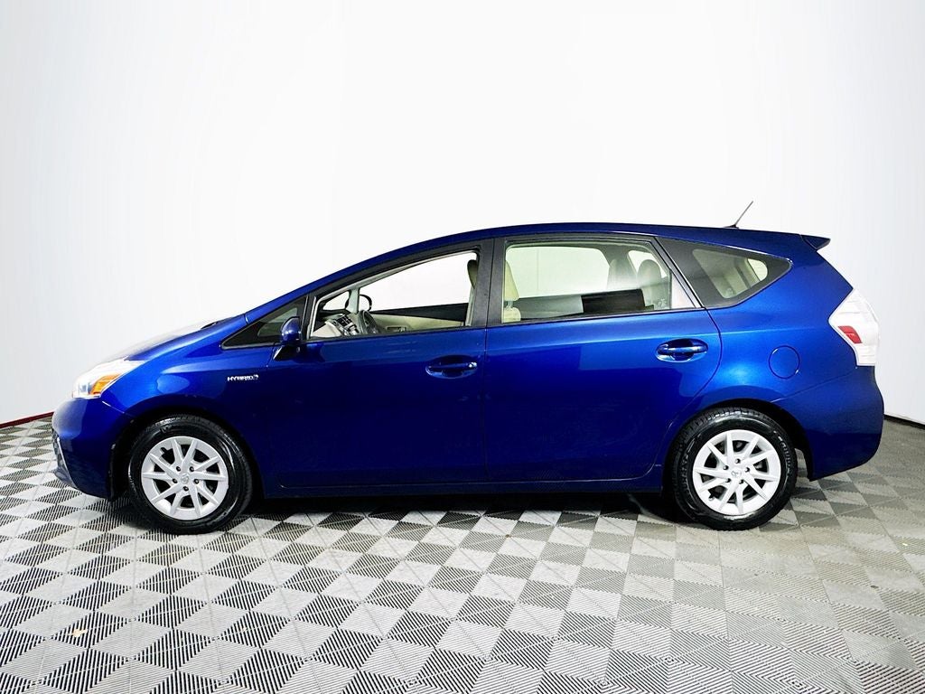 2014 Toyota Prius v Two