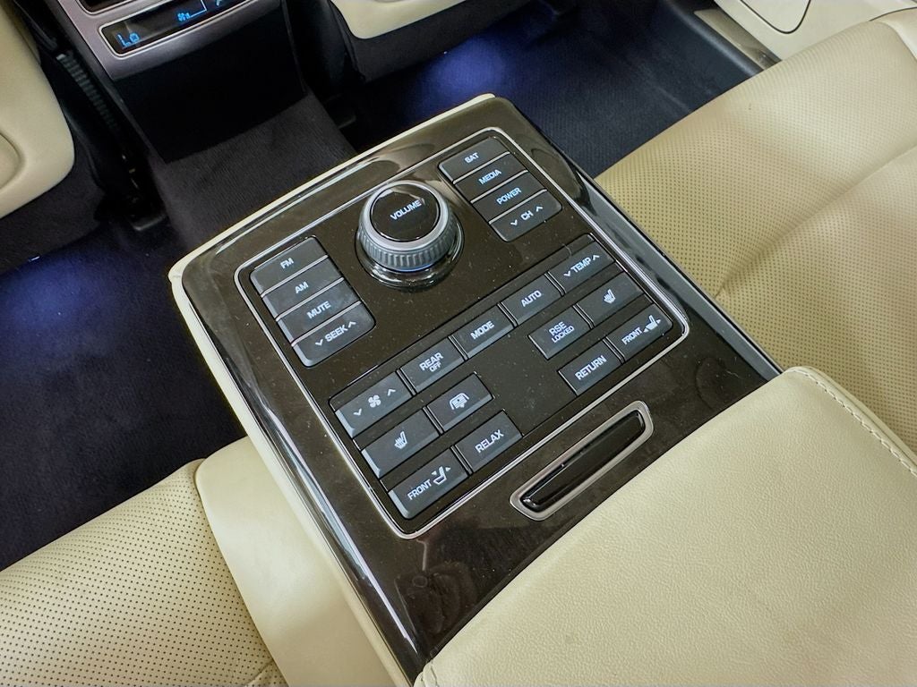 2016 Hyundai Equus Signature