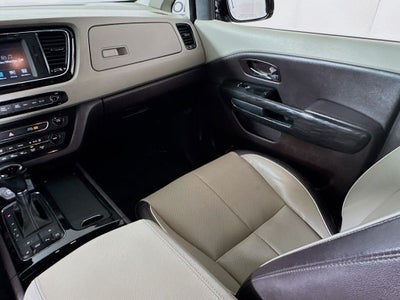 2016 Kia Sedona SXL W/MOBILITY SCOOTER LIFT