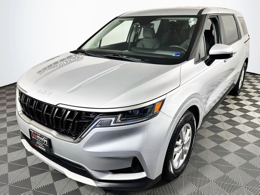 2023 Kia Carnival MPV LX